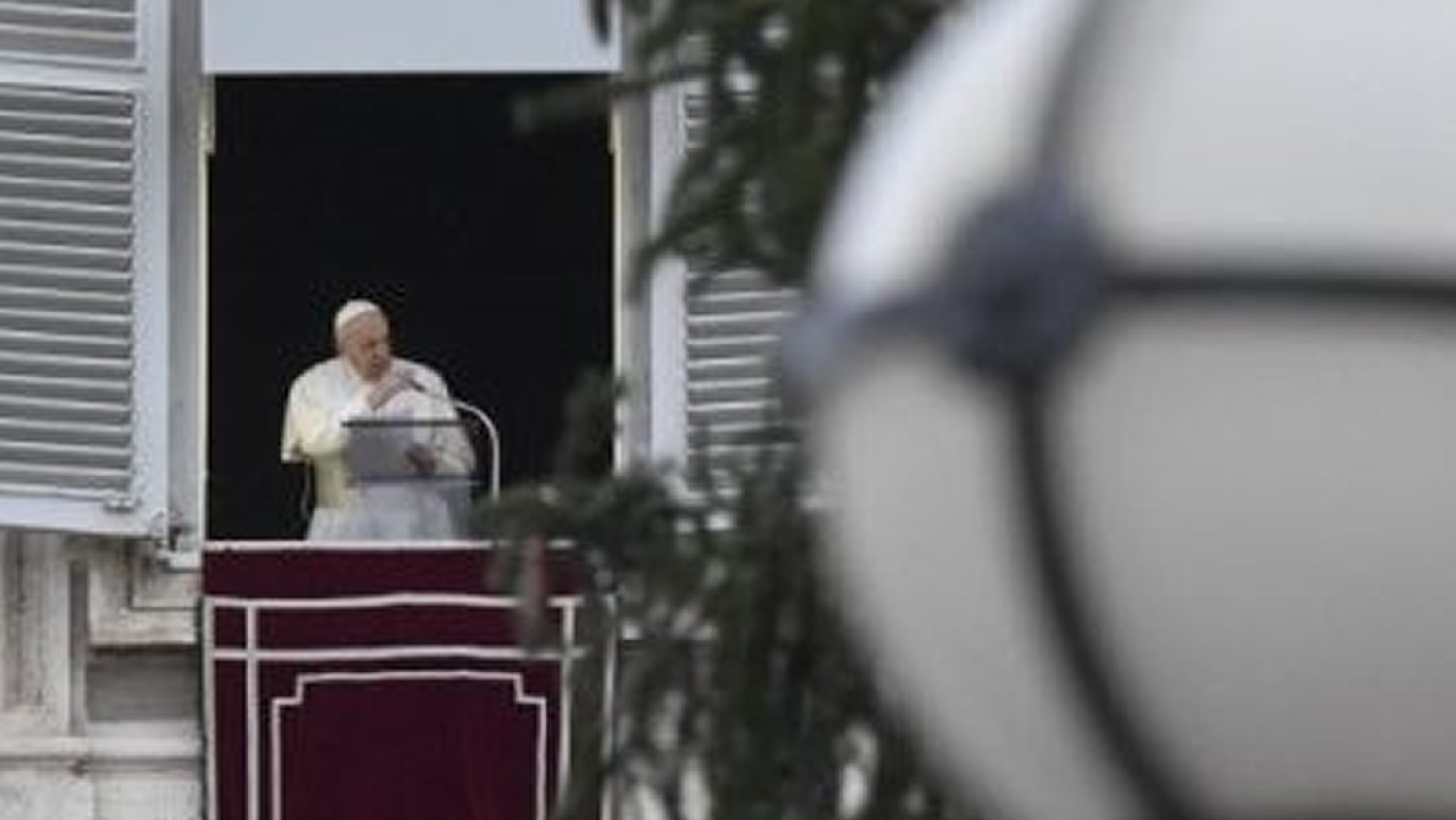 "Open yourselves up &ldquo;to the beauty, the goodness, the tenderness of God,&rdquo; says the Pope